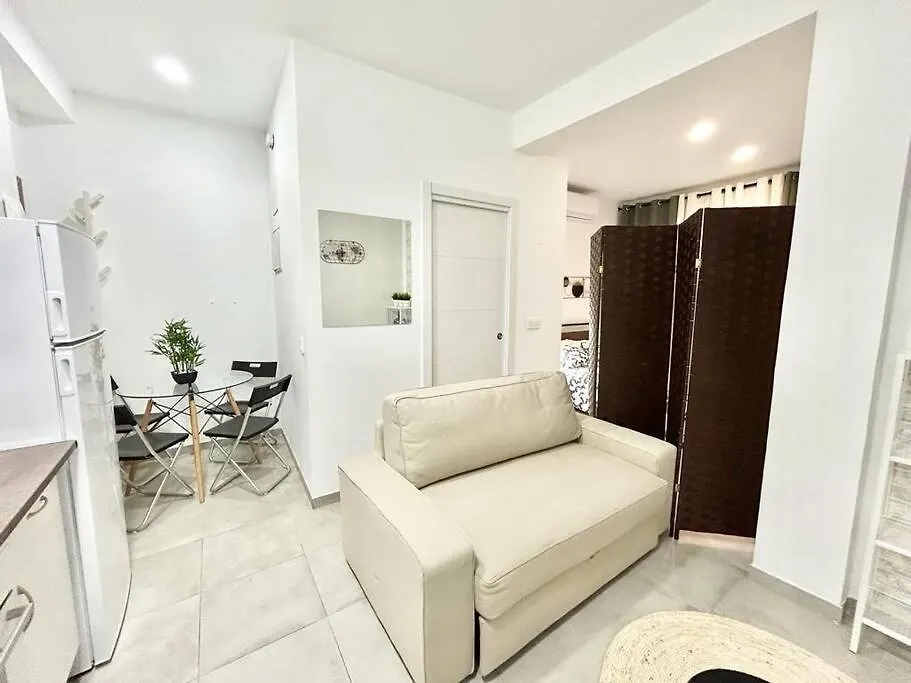 Metro Avenida De America 01 Madrid Apartment